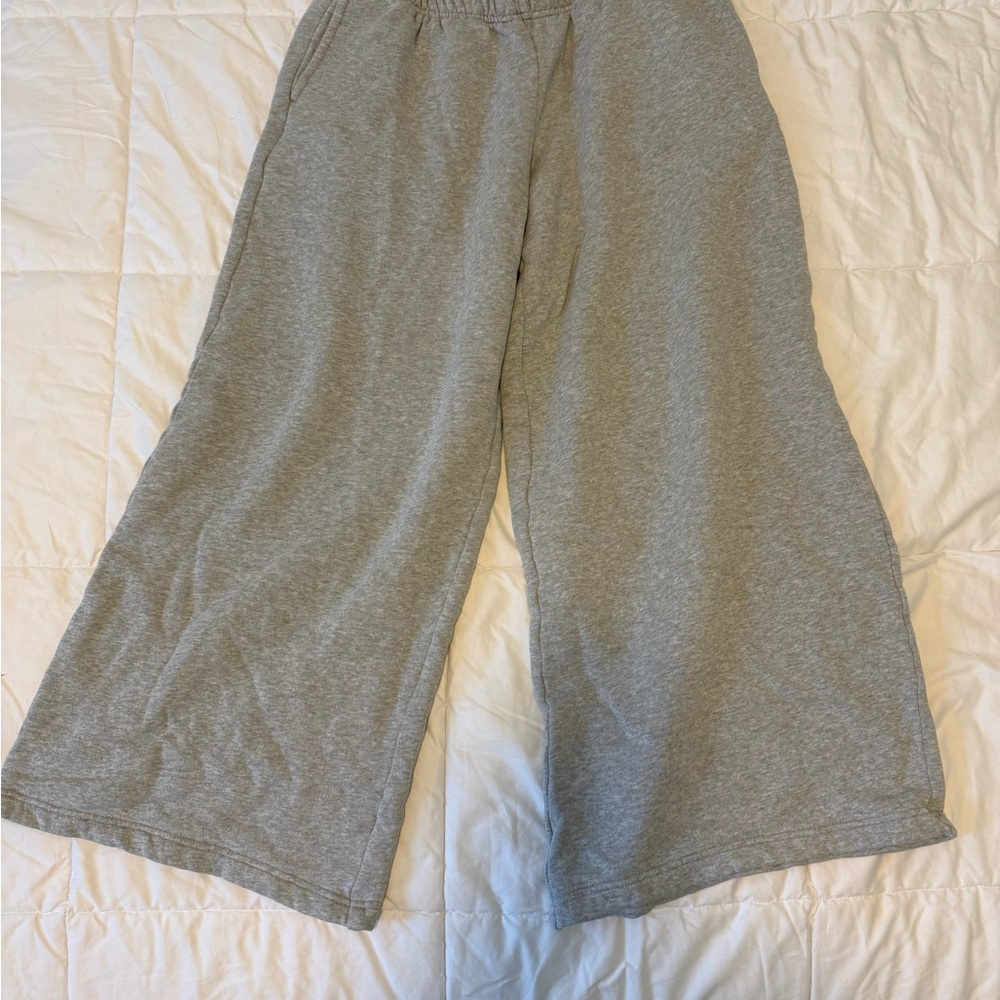 Universal Thread Gray Wide-Leg Women’s Lounge Pants